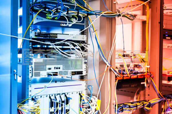 网络机房核心开关技术 架构演进、关键技术与实践应用